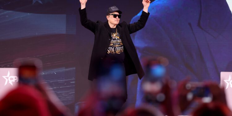 "Arabisch ist die Sprache des Feindes" - Elon Musk baut weltweit rechtsextreme Netzwerke auf
