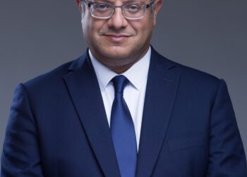 "Zerstören, zerschmettern, abholzen, auslöschen, zermalmen, zertrümmern, verbrennen, grausam sein, bestrafen, ruinieren, zermalmen. zerstören!"