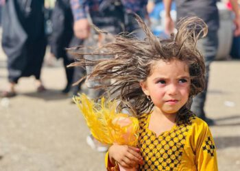 Sprecht über afghanische Mädchen