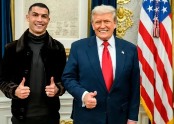 Cristiano Ronaldo trifft den Präsidenten der USA, Donald Trump. Immer wieder gibt es Gerüchte darüber, dass Ronaldo Geld für Palästina oder Gaza gespendet haben soll. Fotoquelle: Weißes Haus.