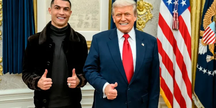 Cristiano Ronaldo trifft den Präsidenten der USA, Donald Trump. Immer wieder gibt es Gerüchte darüber, dass Ronaldo Geld für Palästina oder Gaza gespendet haben soll. Fotoquelle: Weißes Haus.