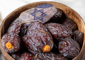 Israelische Datteln überfluten heimlich den deutschen Markt. Oft ohne erkannt zu werden. Manche tarnen sich sogar als angeblich palästinensische Datteln.