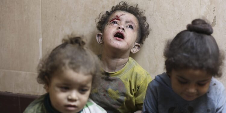 Israels Genozid in Gaza führt laut dem UN-Kinderhilfswerk UNICEF dazu, dass über eine Million Kinder in Gaza dringend psychologische Betreuung benötigen. Israel blockiert aber den Zugang. Viele Kinder werden aufgrund ihrer Traumatisierung stumm. (Foto: AP)