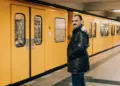 Er hat den angeblichen „Mordanschlag in Palästinensertuch” gegen sich nur erfunden: Polizei beantragt Strafbefehl gegen den pro-israelischen Lehrer Al-Mashhadani. (Bild: Screenshot SZ https://www.sueddeutsche.de/projekte/artikel/politik/al-mashhadani-berlin-deutsch-arabische-schule-neukoelln-e946624/?reduced=true