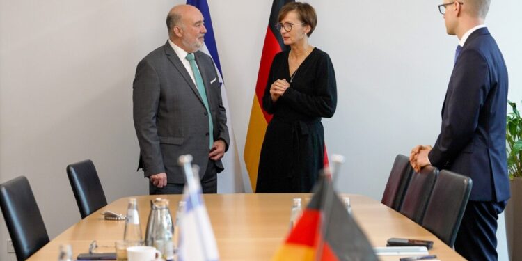 Wie stand Bundesministerin Bettina Stark-Watzinger zum Genozid in Gaza?