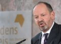 Der britisch-französische Völkerrechtler Philippe Sands nutzte seine Dankesrede für den Friedenspreis des Deutschen Buchhandels für eine Abrechnung mit Deutschlands Schweigen zu Israels Verbrechen an Palästinensern